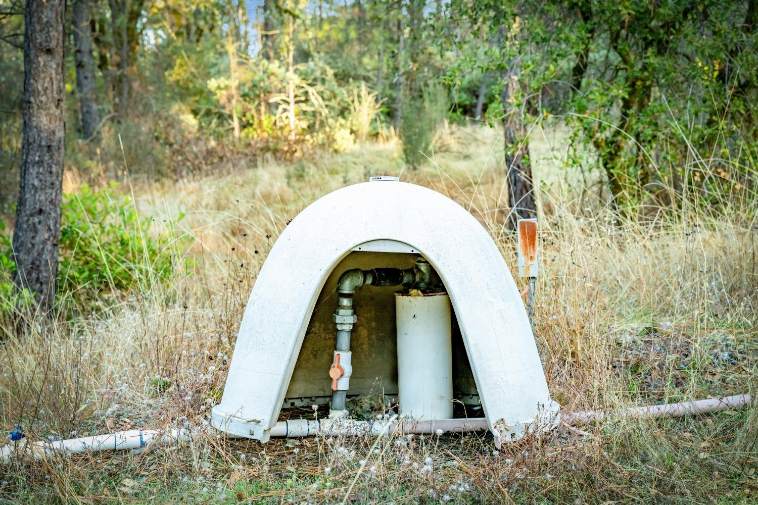 14941 Deadmans Flat Road Grass Valley, CA 95949 - Photo 5 of 45 a view of a bird bath