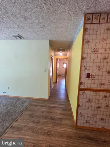 $385,000 | 1 Mistletoe Lane, Levittown, PA 19054