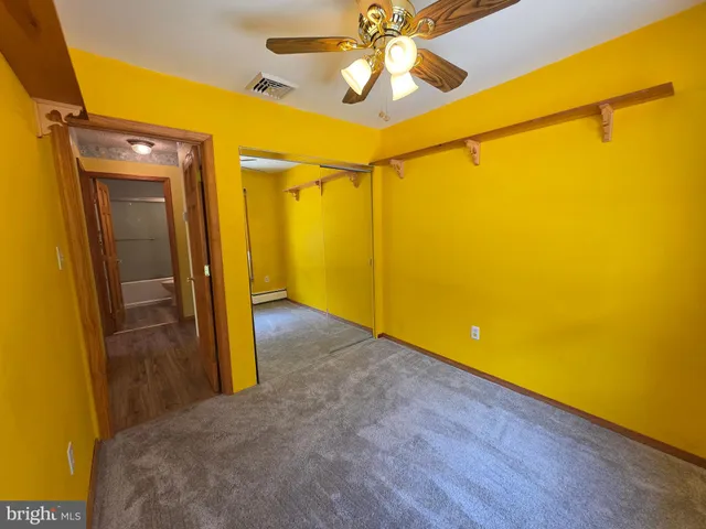 $385,000 | 1 Mistletoe Lane, Levittown, PA 19054