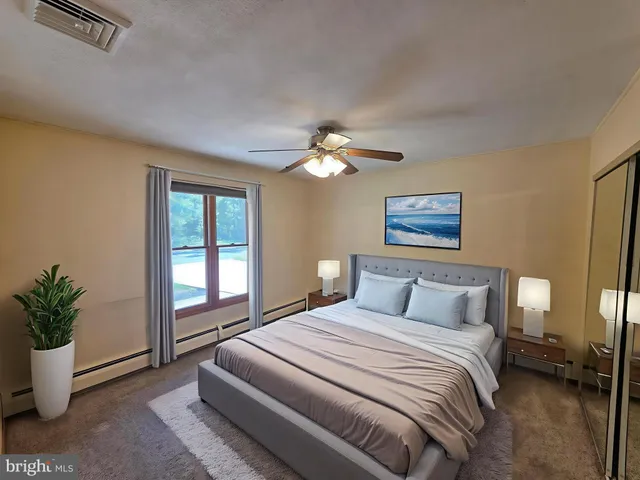 $385,000 | 1 Mistletoe Lane, Levittown, PA 19054