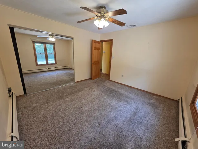 $385,000 | 1 Mistletoe Lane, Levittown, PA 19054