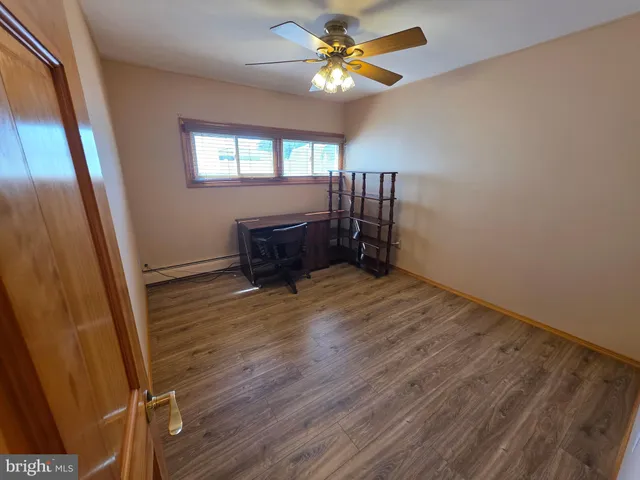 $385,000 | 1 Mistletoe Lane, Levittown, PA 19054