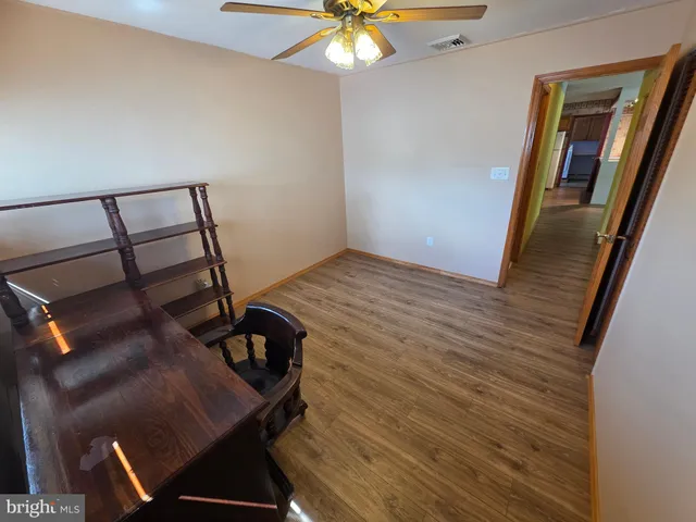 $385,000 | 1 Mistletoe Lane, Levittown, PA 19054