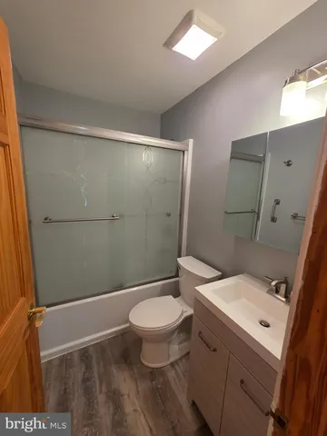 $385,000 | 1 Mistletoe Lane, Levittown, PA 19054