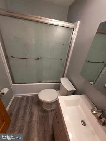 $385,000 | 1 Mistletoe Lane, Levittown, PA 19054