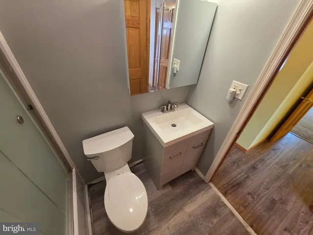 $385,000 | 1 Mistletoe Lane, Levittown, PA 19054