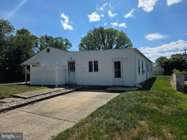 $385,000 | 1 Mistletoe Lane, Levittown, PA 19054