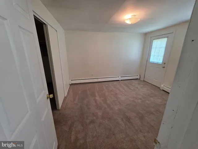 $385,000 | 1 Mistletoe Lane, Levittown, PA 19054