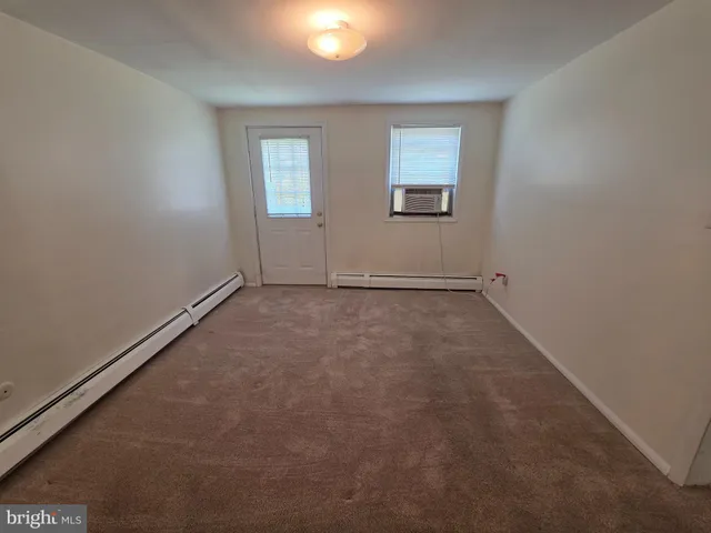 $385,000 | 1 Mistletoe Lane, Levittown, PA 19054