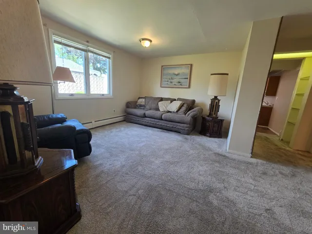 $385,000 | 1 Mistletoe Lane, Levittown, PA 19054