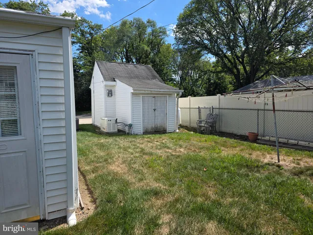 $385,000 | 1 Mistletoe Lane, Levittown, PA 19054