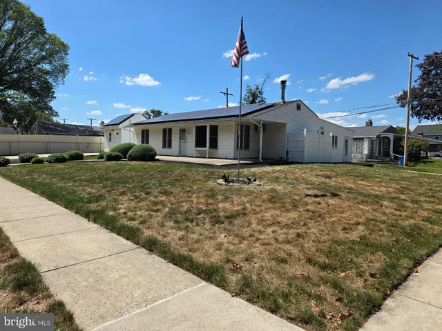 $385,000 | 1 Mistletoe Lane, Levittown, PA 19054