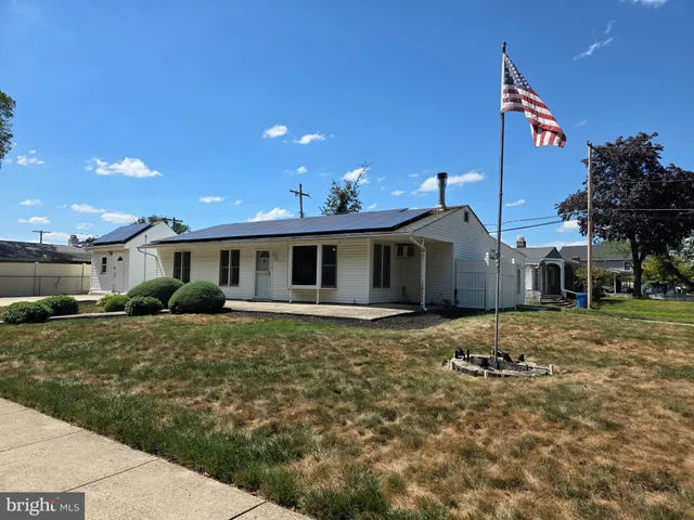 $385,000 | 1 Mistletoe Lane, Levittown, PA 19054