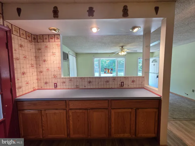 $385,000 | 1 Mistletoe Lane, Levittown, PA 19054