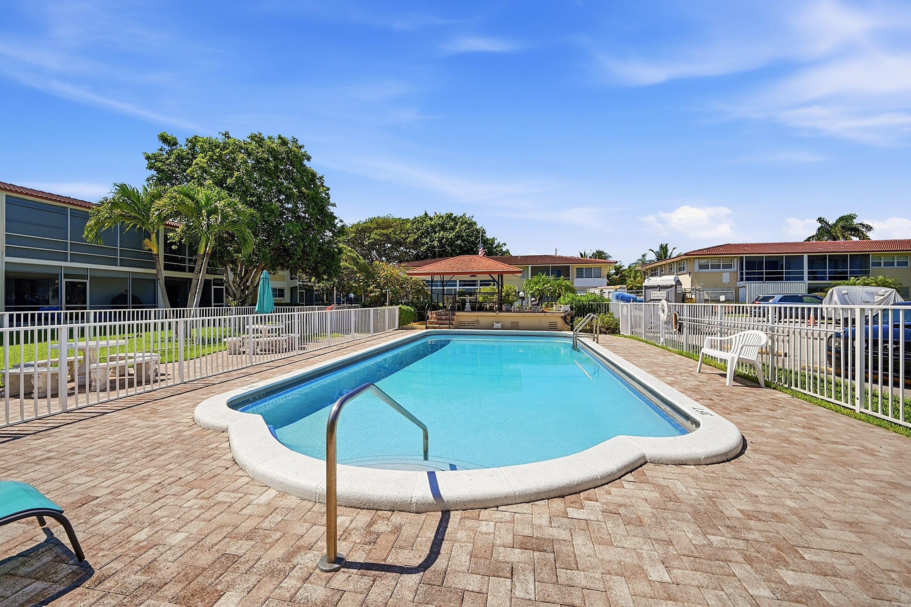 2160 Northeast 36th Street, Unit 37 Lighthouse Point, FL 33064 - Photo 26 of 32 Pool