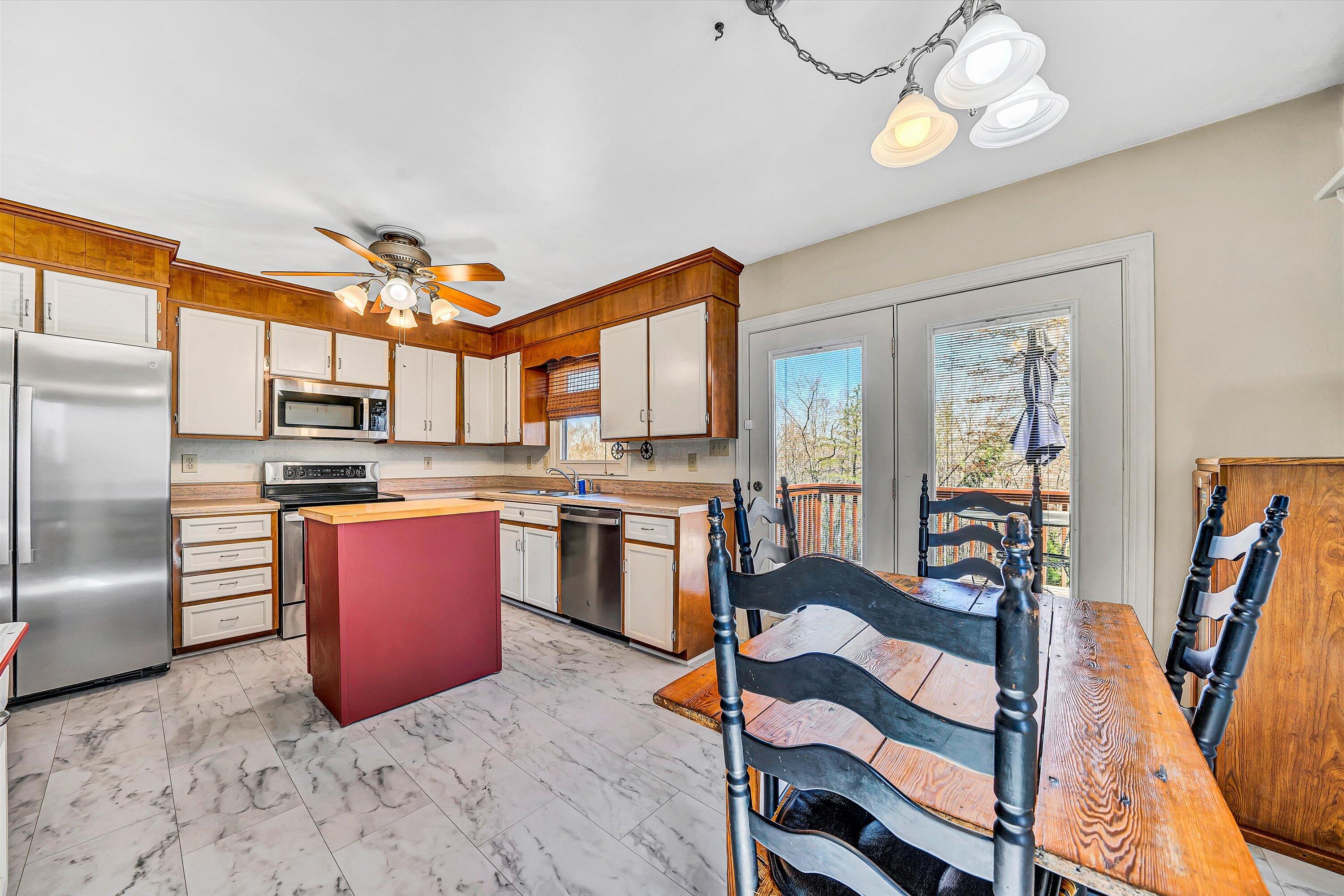 2474 Thomasson Mill Road Goodview, VA 24095 - Photo 8 of 30 08-DSC00306