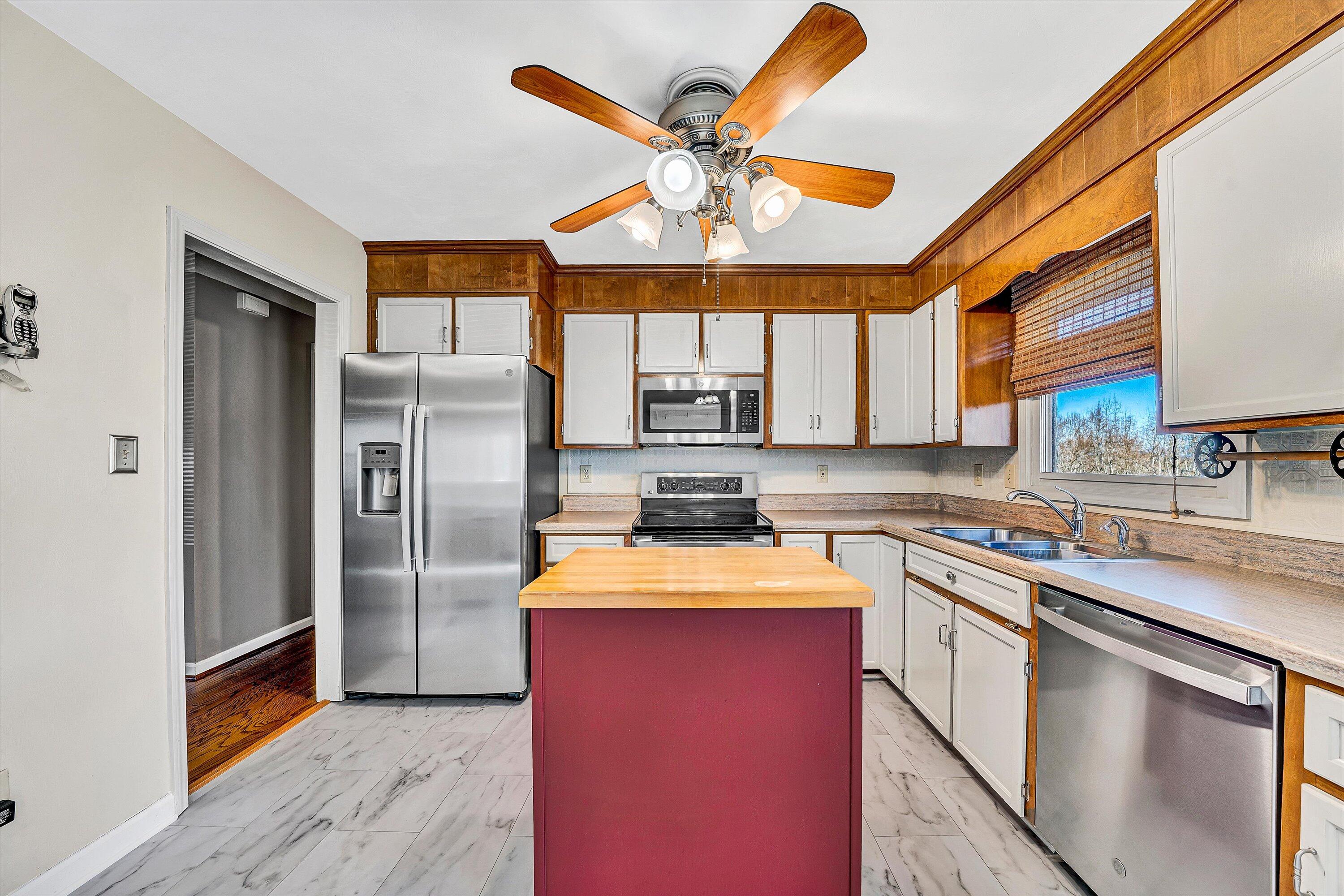 2474 Thomasson Mill Road Goodview, VA 24095 - Photo 9 of 30 09-DSC00316
