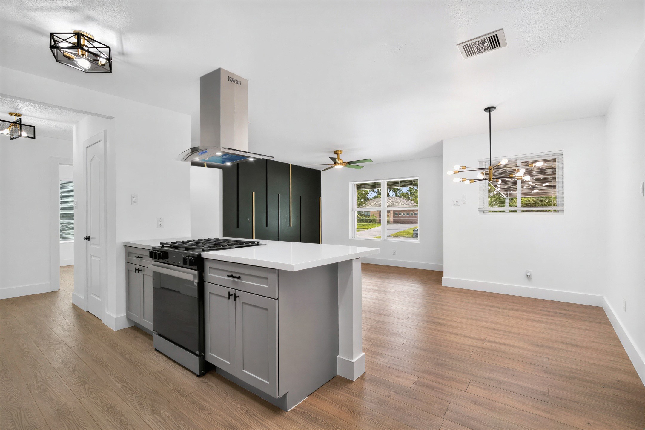 1015 Roper Street Houston, TX 77034 - Photo 9 of 48