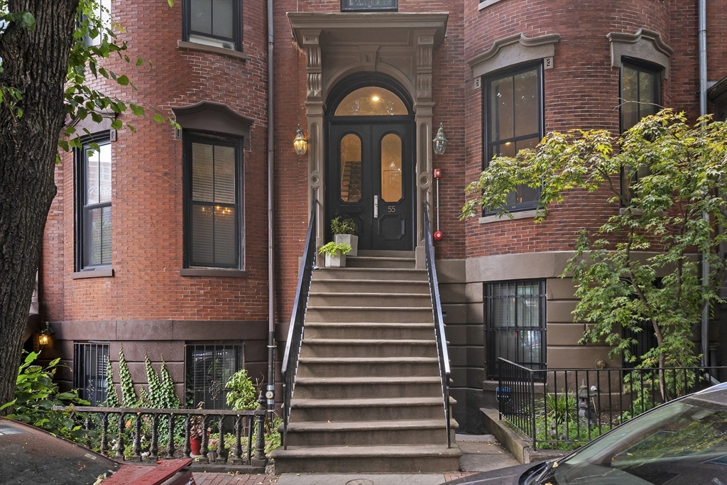 55 East Springfield Street, Unit 2 Boston, MA 02118 - Photo 2 of 22 a front view of a house with a garden