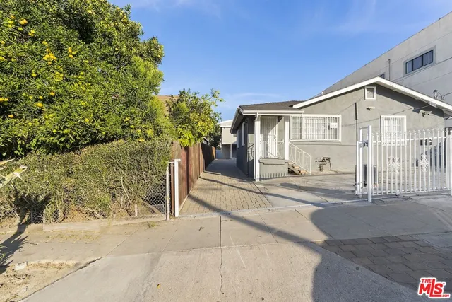 $3,000 | 1128 Irolo Street, Los Angeles, CA 90006