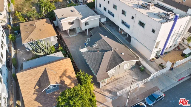 $3,000 | 1128 Irolo Street, Los Angeles, CA 90006