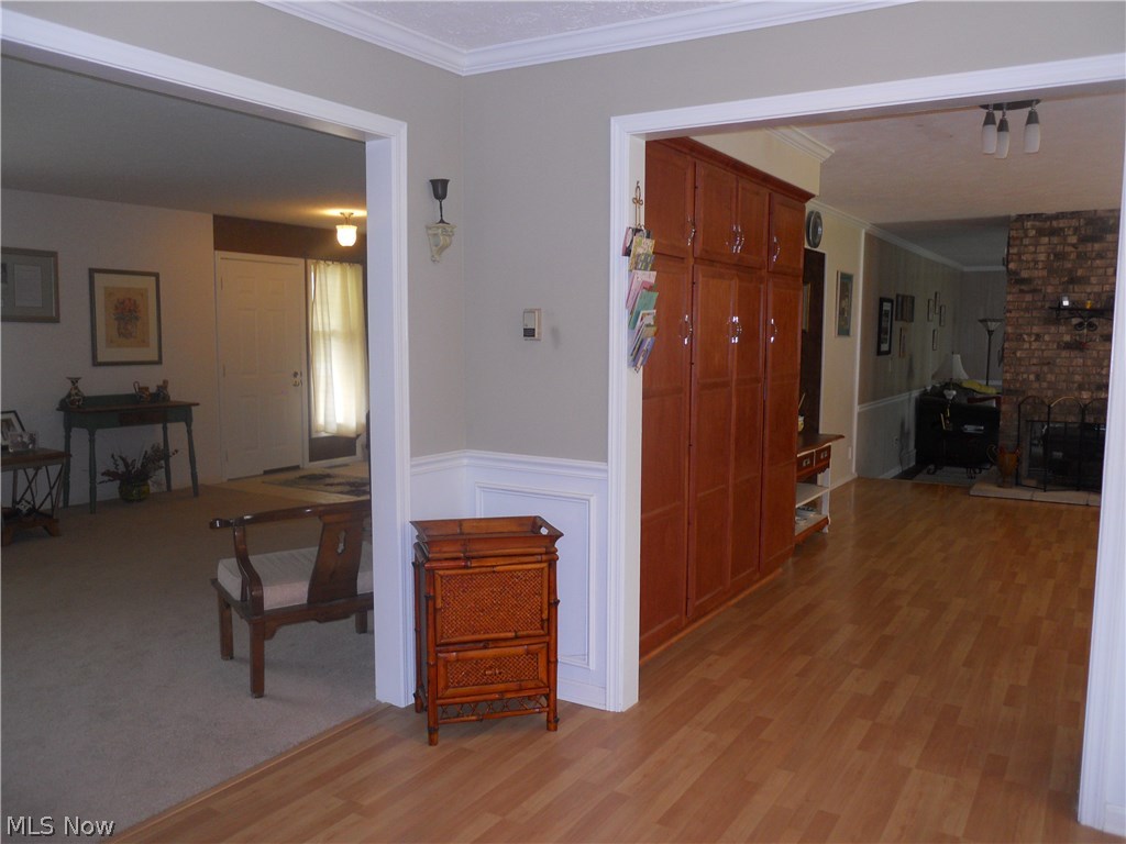 6266 Liberty Road Solon, OH 44139 - Photo 7 of 23 Dining room opens to large new kitchen addition!