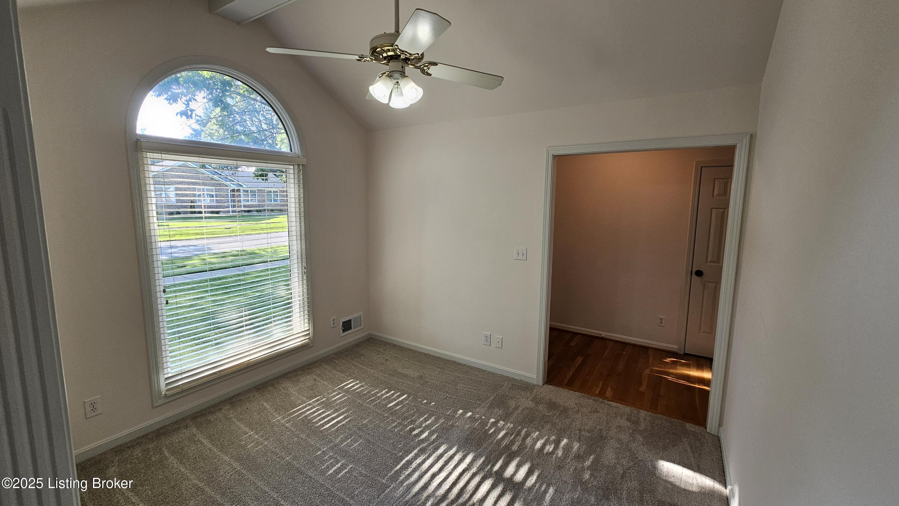 8113 Rome Beauty Way Louisville, KY 40228 - Photo 29 of 103 Living Room