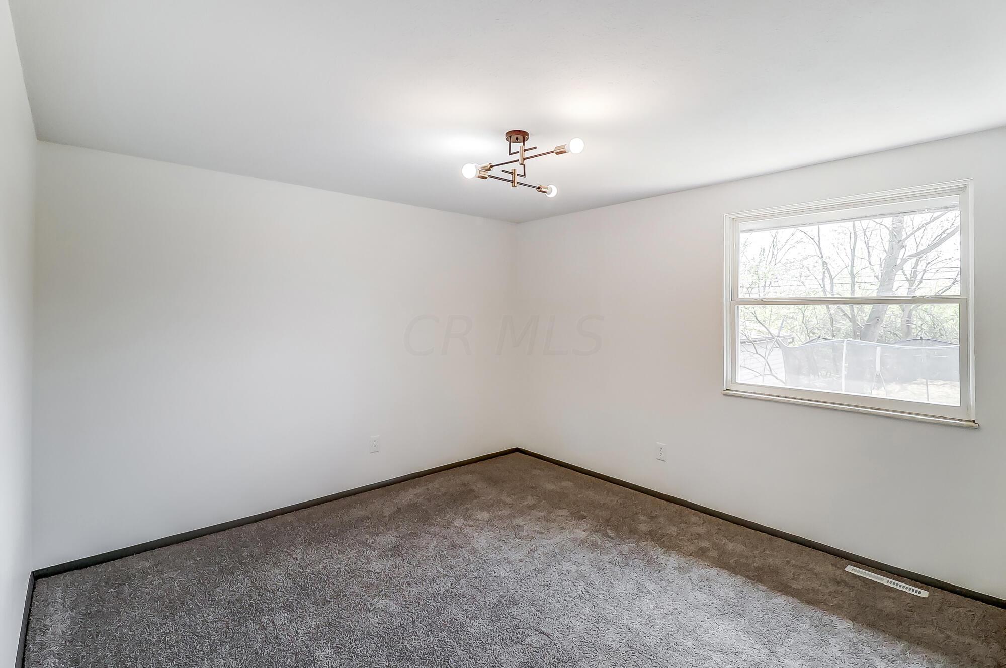 3505 Penfield Road Columbus, OH 43227 - Photo 10 of 26 011