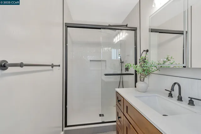 $899,000 | 3620 Harbor View Avenue, Oakland, CA 94619