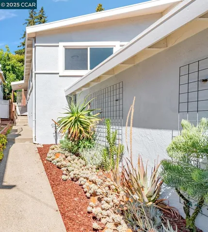 $899,000 | 3620 Harbor View Avenue, Oakland, CA 94619