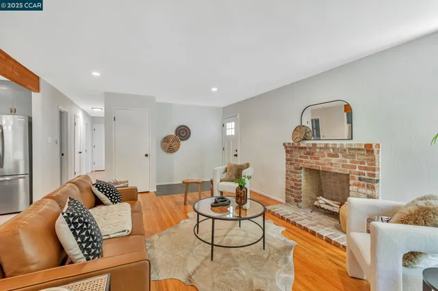 $899,000 | 3620 Harbor View Avenue, Oakland, CA 94619