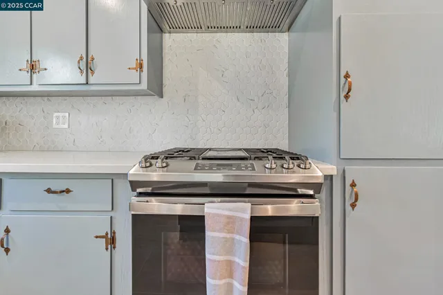 $899,000 | 3620 Harbor View Avenue, Oakland, CA 94619