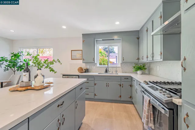 $899,000 | 3620 Harbor View Avenue, Oakland, CA 94619