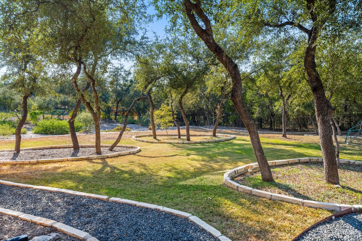 13612 Flat Top Ranch Road Austin, TX 78732 - Photo 31 of 40