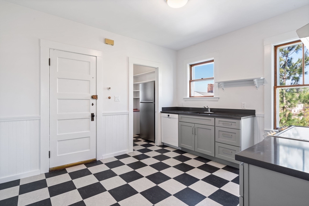 9 Hardan Road, Unit 3 Somerville, MA 02144 - Photo 6 of 15