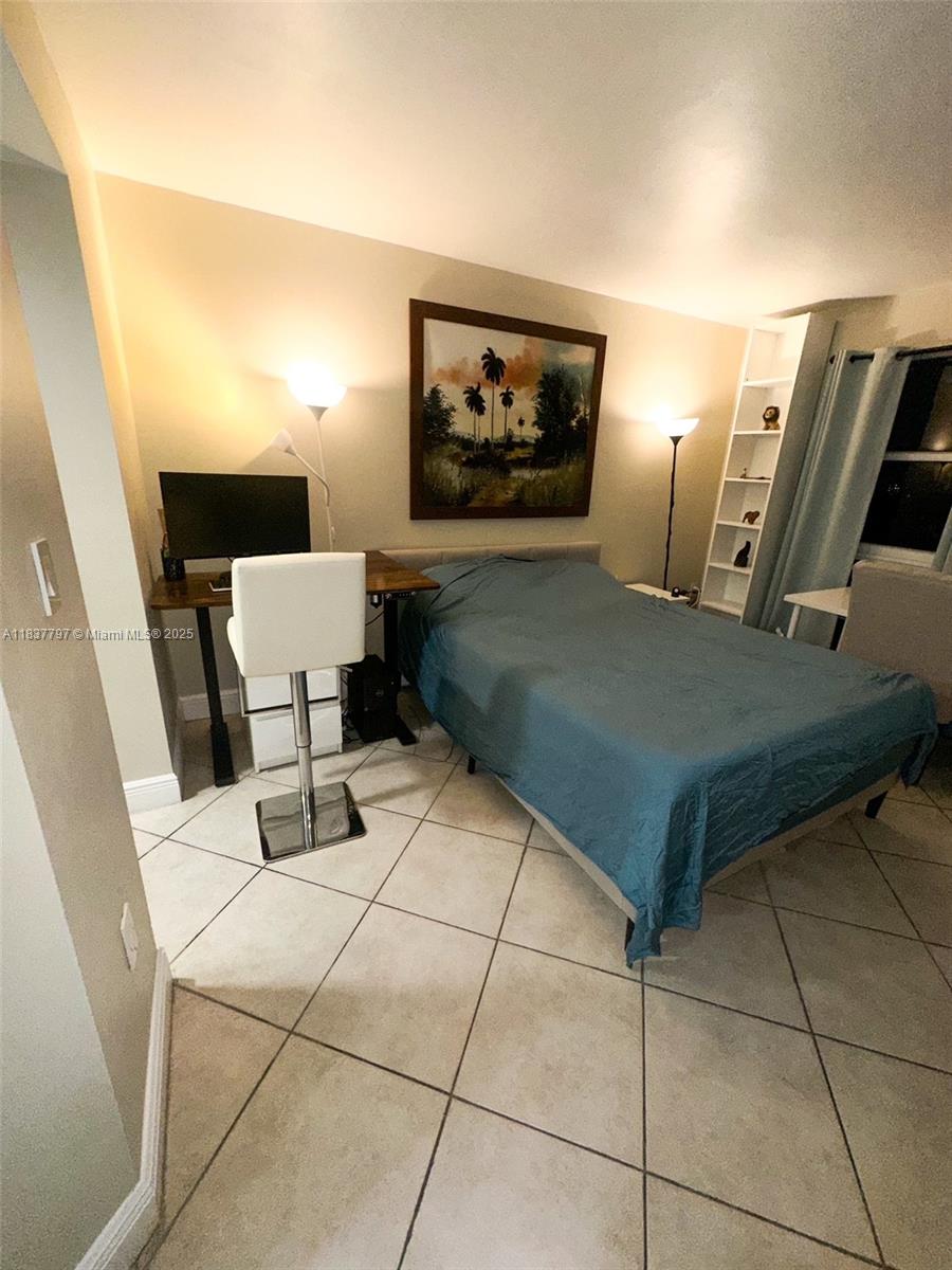 2351 Douglas Road, Unit 702 Miami, FL 33145 - Photo 16 of 22 Gallery Image 16