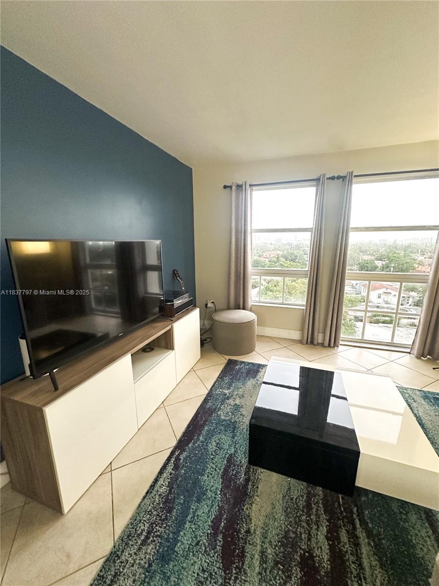 2351 Douglas Road, Unit 702 Miami, FL 33145 - Photo 5 of 22 Gallery Image 5