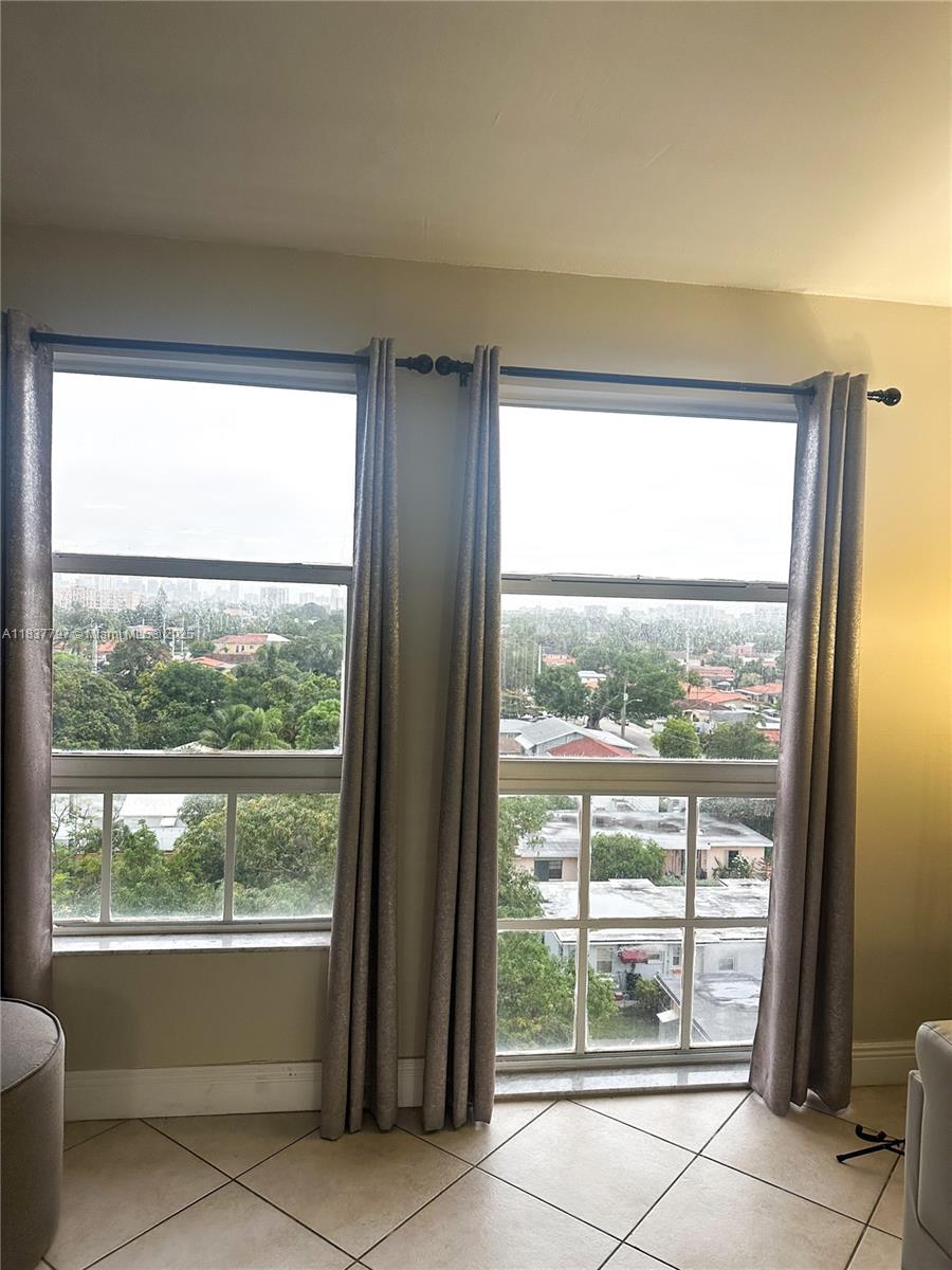 2351 Douglas Road, Unit 702 Miami, FL 33145 - Photo 6 of 22 Gallery Image 6