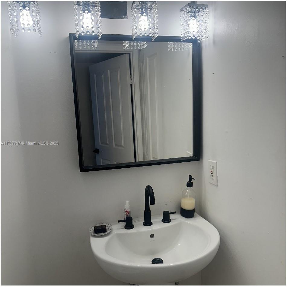 2351 Douglas Road, Unit 702 Miami, FL 33145 - Photo 8 of 22 Gallery Image 8