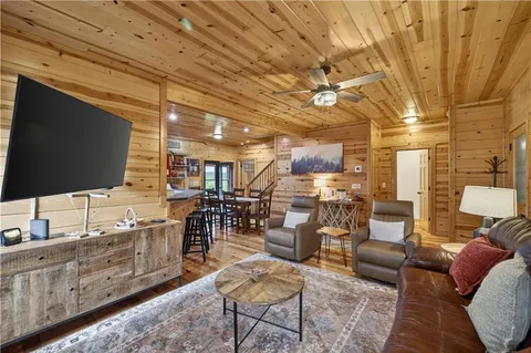 $675,000 | 170 Wildwood Court, Ellijay, GA 30540
