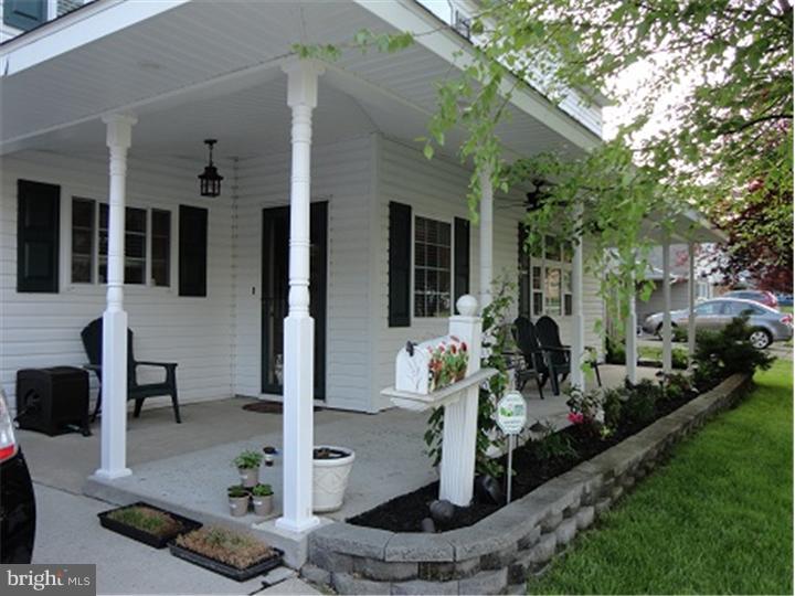 5 Hillside Road Levittown, PA 19056 - Photo 1 of 25 Porch