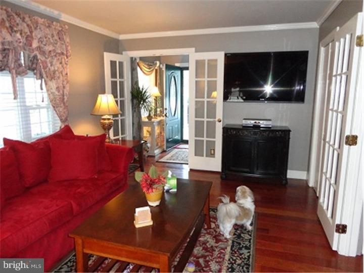 5 Hillside Road Levittown, PA 19056 - Photo 12 of 25 Family Room