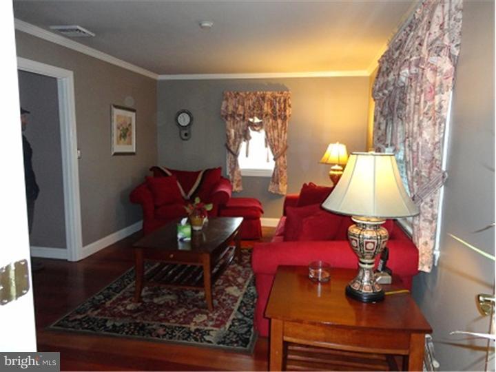 5 Hillside Road Levittown, PA 19056 - Photo 13 of 25 Family Room