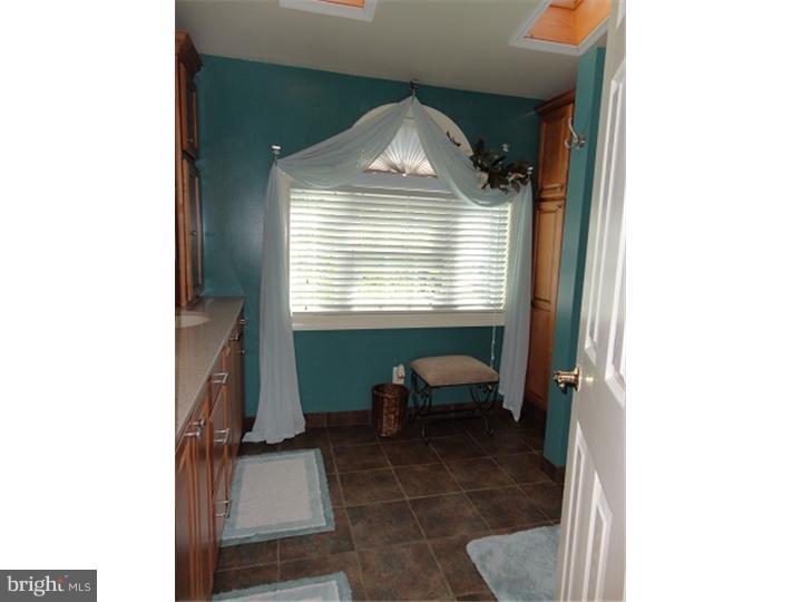 5 Hillside Road Levittown, PA 19056 - Photo 16 of 25 Master Bathroom