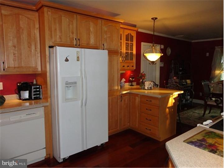 5 Hillside Road Levittown, PA 19056 - Photo 5 of 25 Kitchen