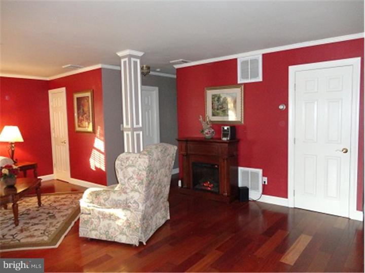 5 Hillside Road Levittown, PA 19056 - Photo 7 of 25 Living Room