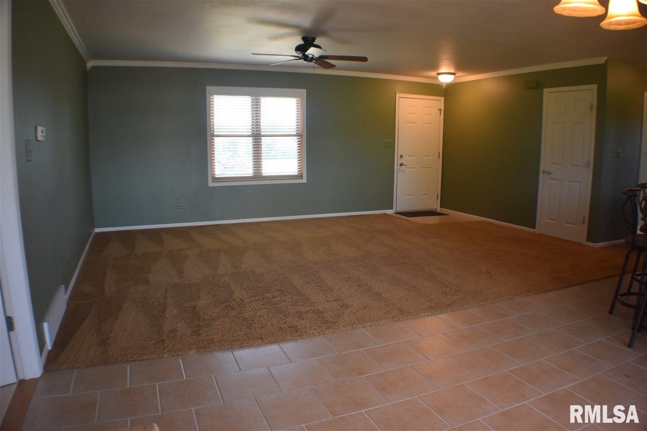 5100 South Oak Grove Road Trivoli, IL 61569 - Photo 3 of 36
