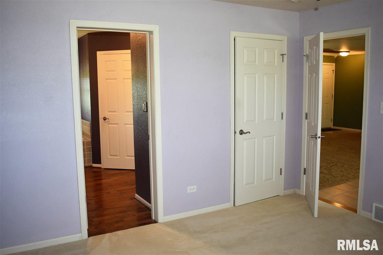 5100 South Oak Grove Road Trivoli, IL 61569 - Photo 9 of 36