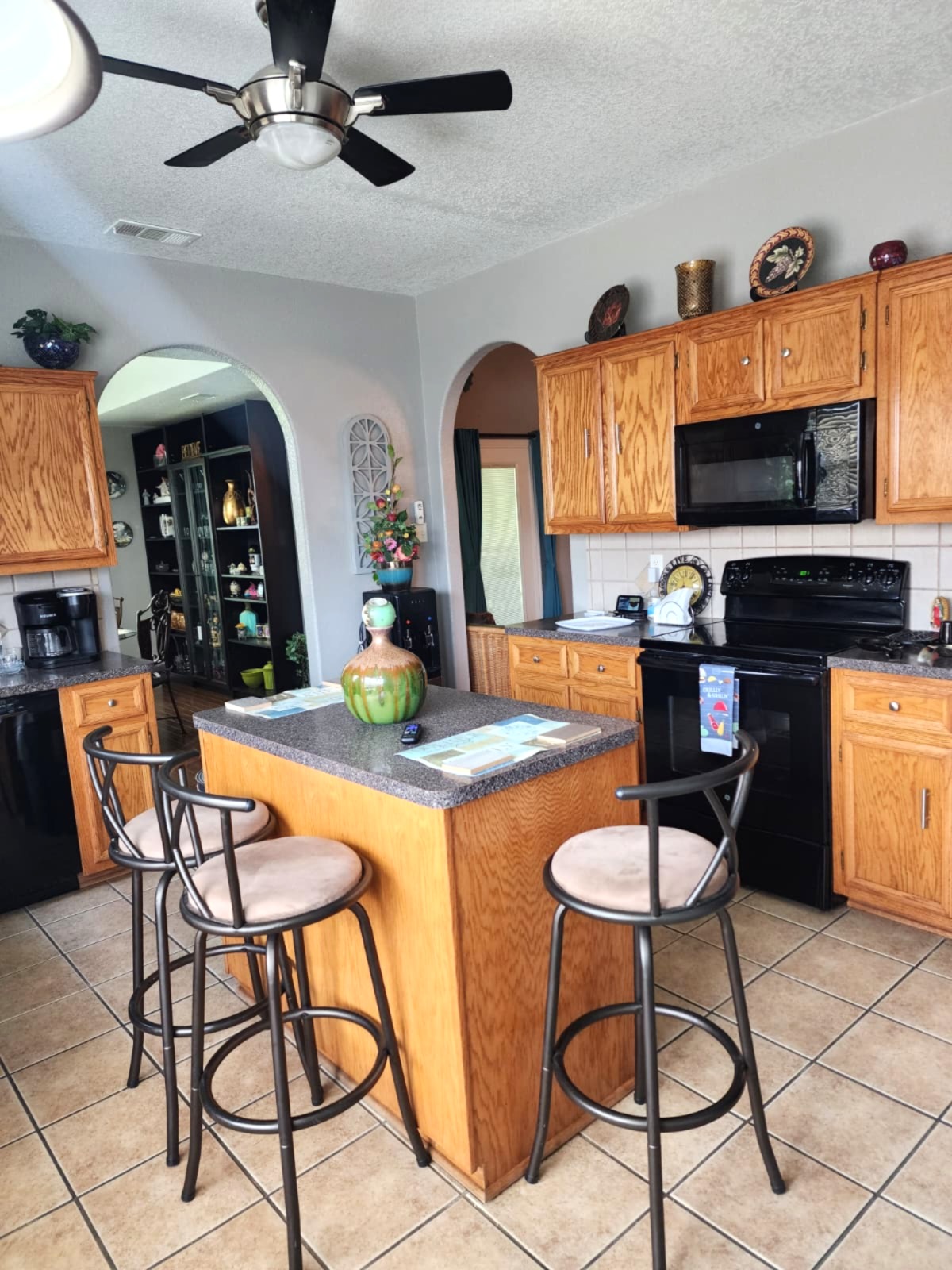 5603 Hunters Ridge Trail Killeen, TX 76542 - Photo 4 of 13 Functional kitchen with ample cabinetry and an inviting island for casual dining.