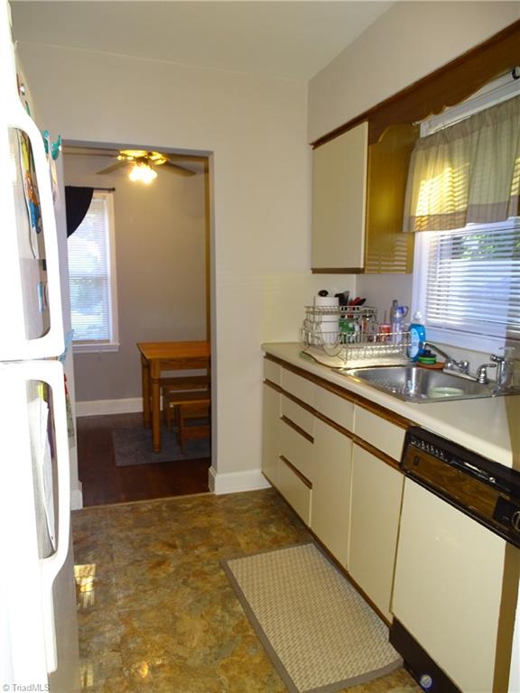 3810 Rolling Road High Point, NC 27265 - Photo 7 of 14